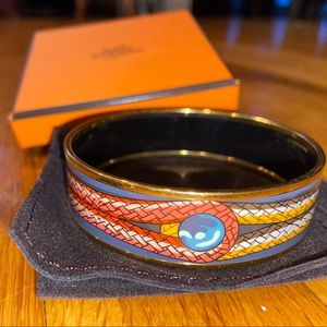 Hermés wide bangle in printed enamel with palladium plated hardware